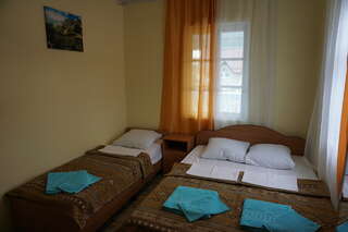 Гостиница Уют Лоо Трехместный номер «Комфорт»-1