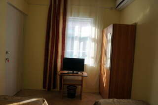 Гостиница Уют Лоо Двухместный номер с 2 отдельными кроватями-3