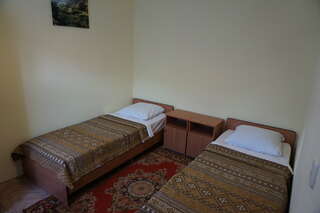 Гостиница Уют Лоо Двухместный номер с 2 отдельными кроватями-1